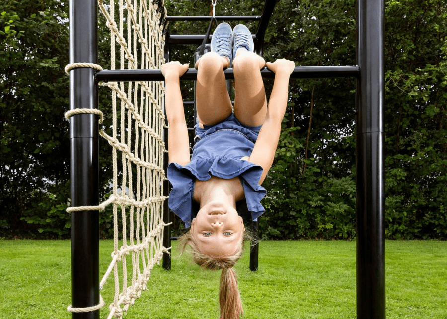 BERG PlayBase Climbing Net - Image 2